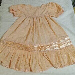 Ensemble in English lace, almost peach in color, with hat, dress, and overcoat